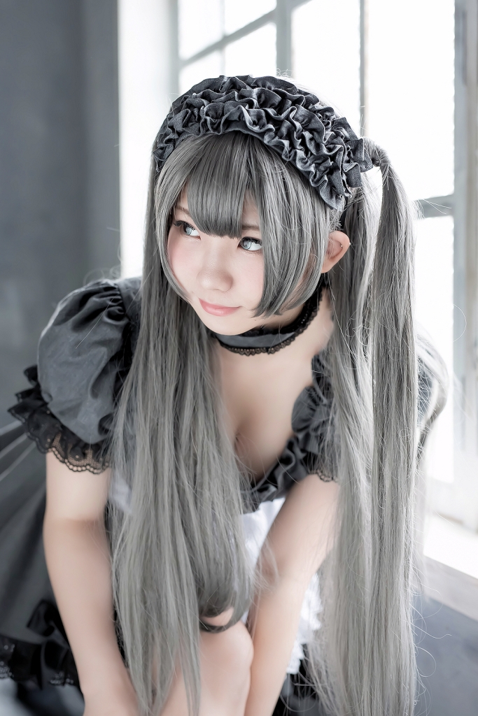 Rabbit play pictorial - black maid(49)